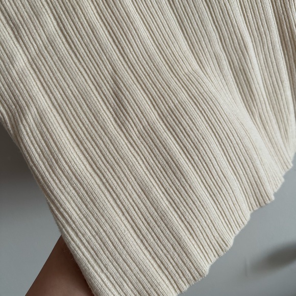 Cream Sleeveless Ribbed Top - Picture 3 of 4